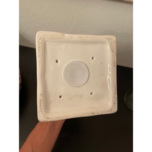 Cute vines bird house
NOT RAE DUNN - Picture 5 of 5